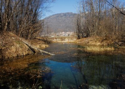 Il Rio Vena alle Inghiaie, con il cielo riflesso nell'acqua